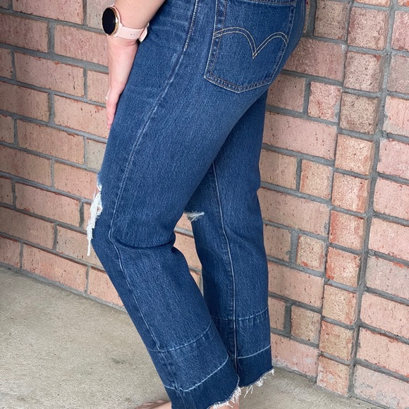 Levi’s 501 high waist button fly crop distressed - Picture 4 of 12